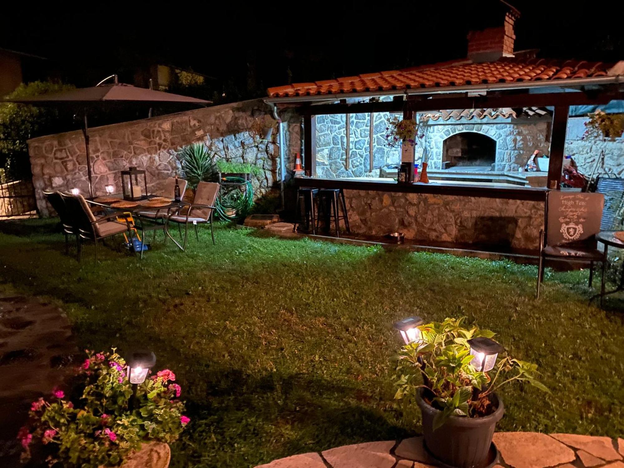 Ultra Apartment Lovran Bagian luar foto